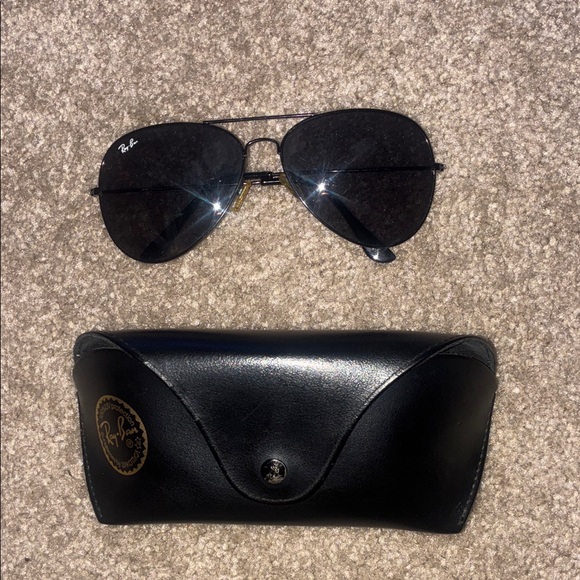 Ray-Ban Classic Black Aviator Sunglasses with Case - Picture 1 of 1